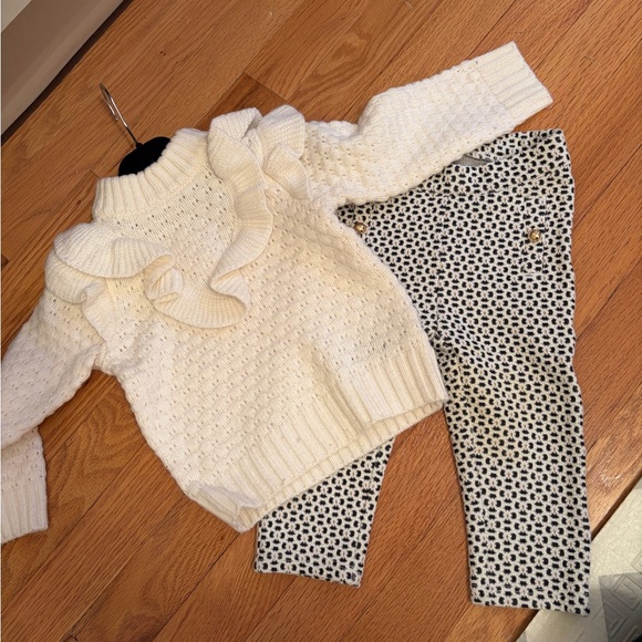 White Ruffled Sweater and Patterned Pants Set - Picture 3 of 4